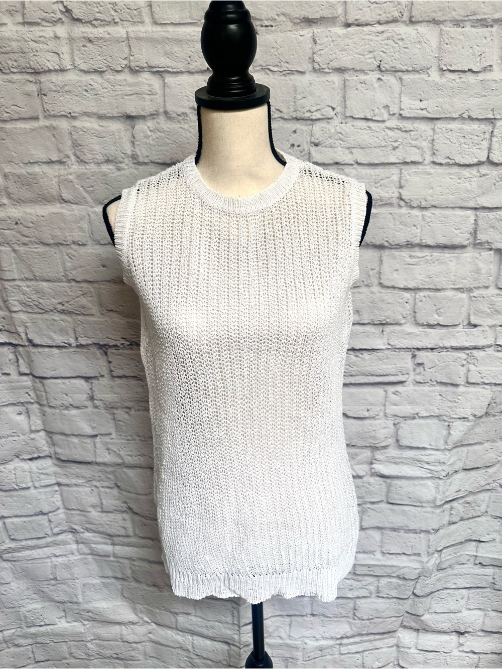Eileen Fisher White Sleeveless Crewneck Knit Shell 100% organic linen